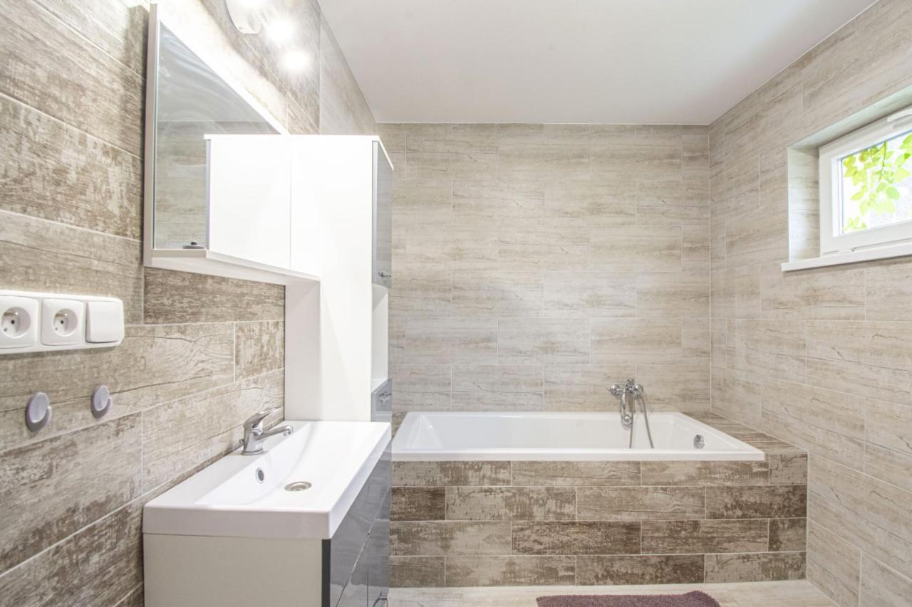 Velky Apartman Zlamanka Kroměříž Екстериор снимка